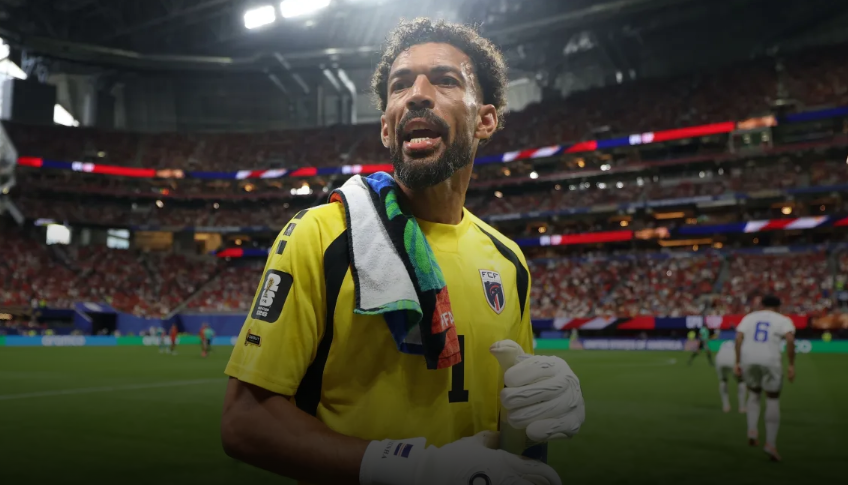Mãe de Vozinha consegue visto dos EUA para ver filho jogar na Copa do Mundo